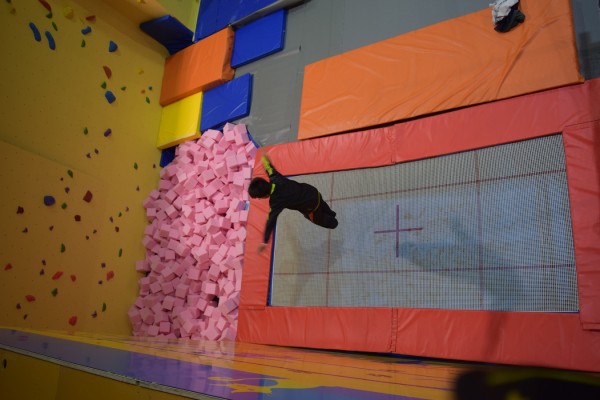 トランポリンとクッション